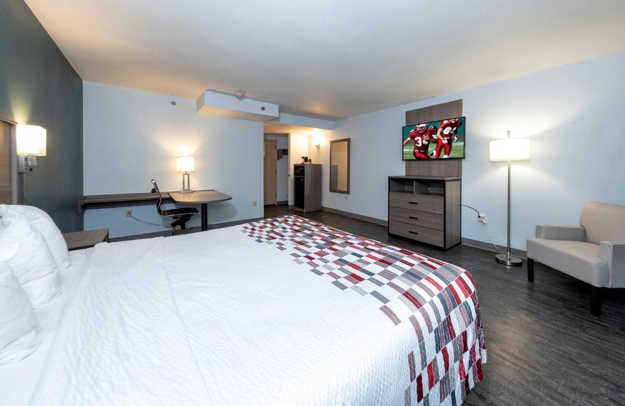 Red Roof Inn & Suites Wilmington - New Castle Exteriör bild