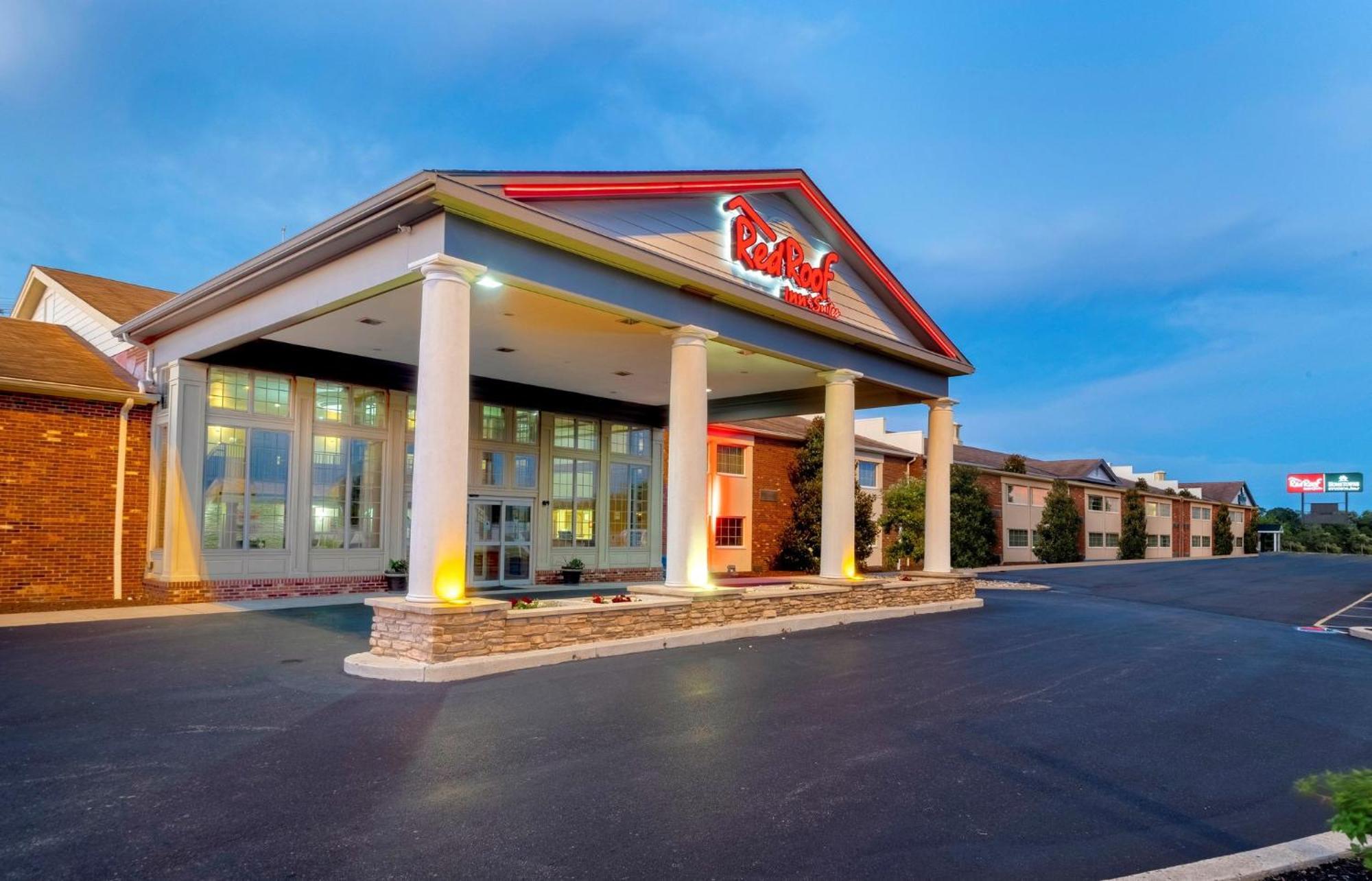 Red Roof Inn & Suites Wilmington - New Castle Exteriör bild