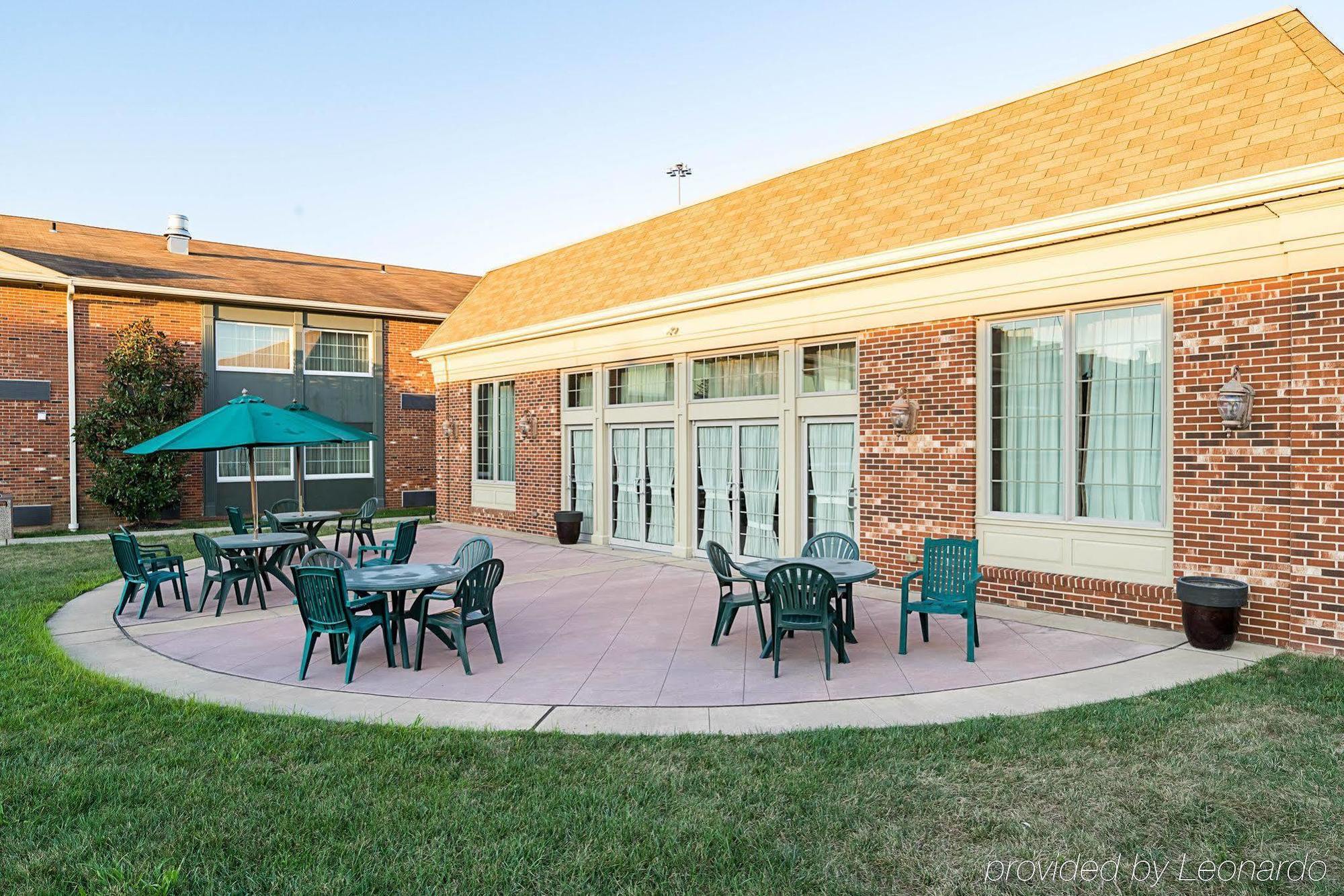 Red Roof Inn & Suites Wilmington - New Castle Exteriör bild