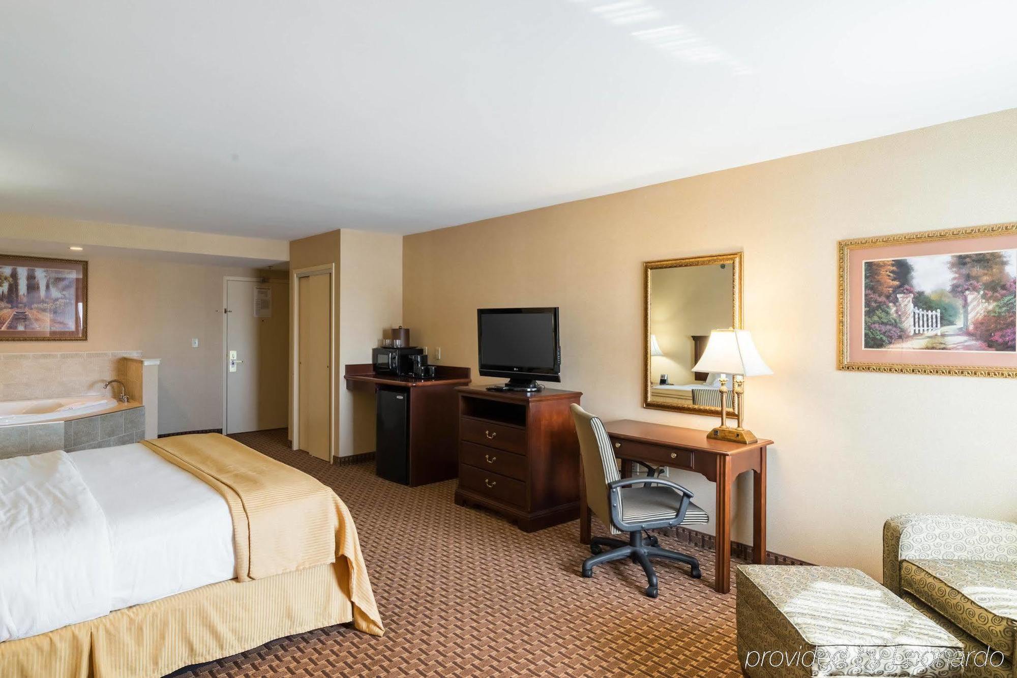 Red Roof Inn & Suites Wilmington - New Castle Exteriör bild
